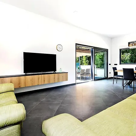2 Bedroom Awesome In Сasa de vacaciones *