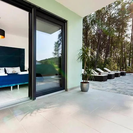 2 Bedroom Awesome In * Rovinj