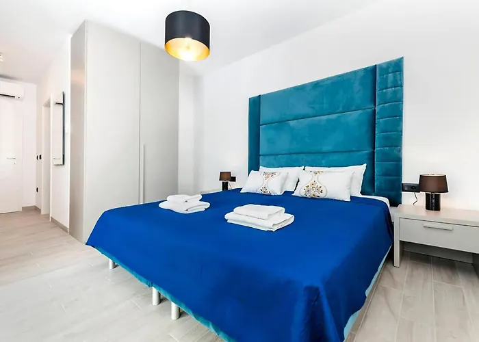 2 Bedroom Awesome In * Rovinj