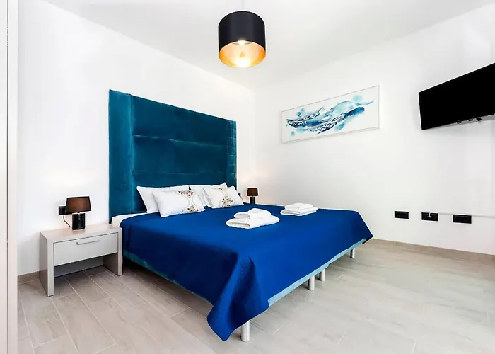 2 Bedroom Awesome In *