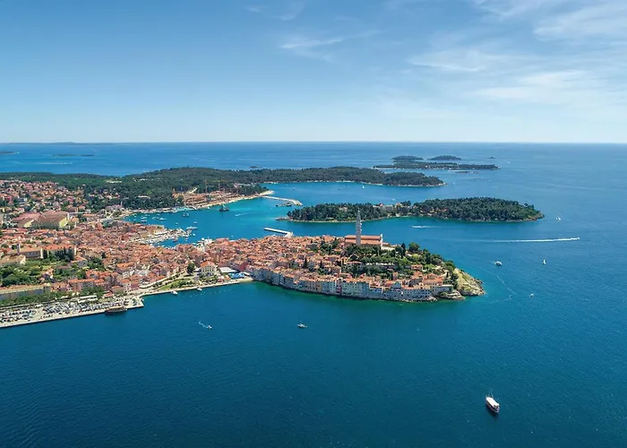 2 Bedroom Awesome In Feriehus Rovinj