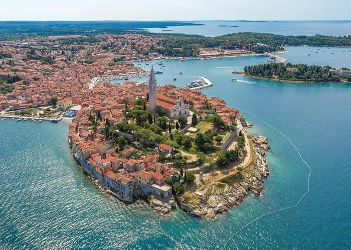 Feriehus 2 Bedroom Awesome In Rovinj