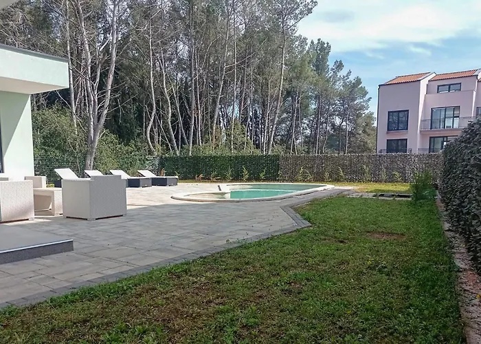 2 Bedroom Awesome In *